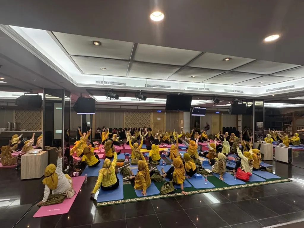 Pre & post natal yoga training 2